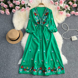 Rochie Bradi verde cu insertii florale brodate