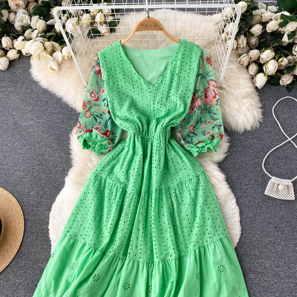 Rochie Enya verde din dantela brodata si maneci cu imprimeu floral