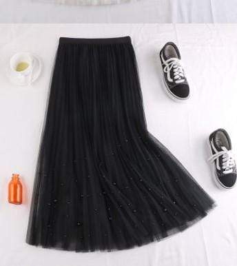 Fusta Perllis neagra din tulle, accesorizata cu perle